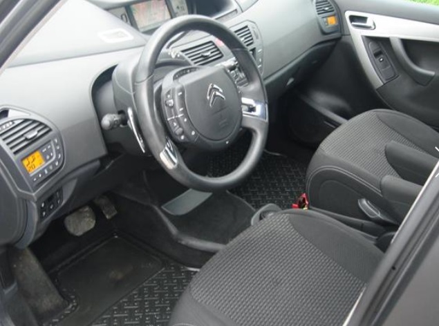 Left hand drive car CITROEN C4 GRAND PICASSO (01/08/2012) - 